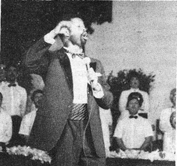 Young Messiah '90. The Valley View Baptist Church choir backed Larnelle Harris's concert at the church on December 16, 1990. Photo by Jean Metcalfe